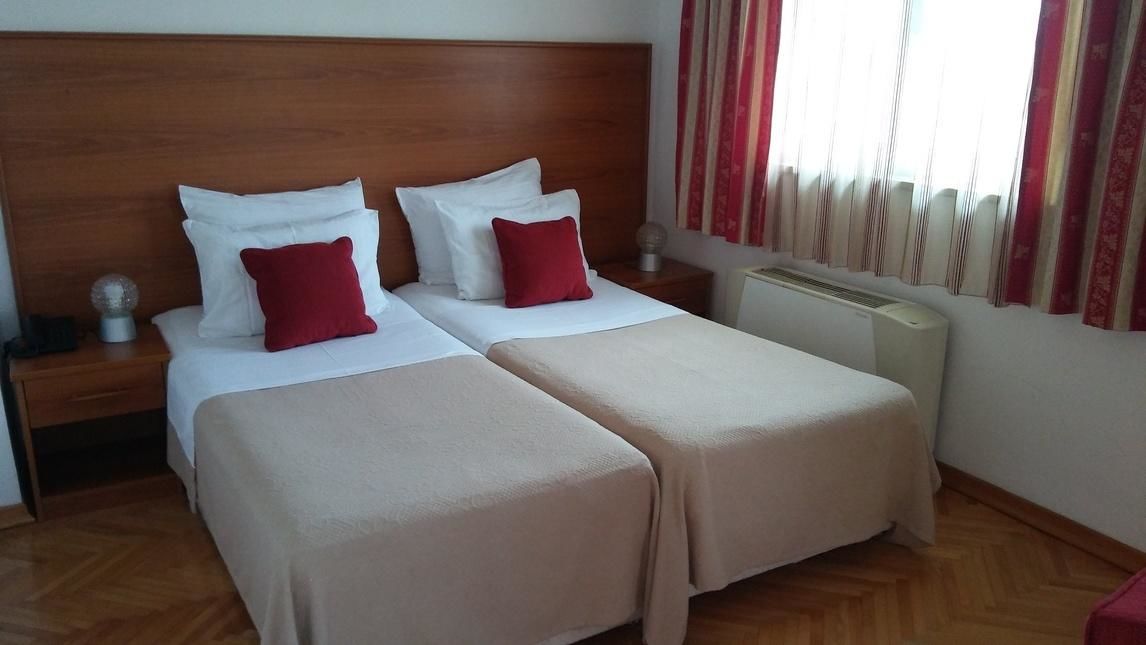 Отель Hotel Ambasador Подгорица-25