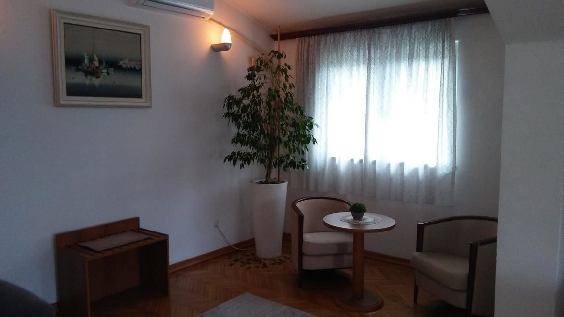 Отель Hotel Ambasador Подгорица