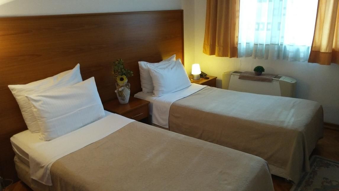 Отель Hotel Ambasador Подгорица-11